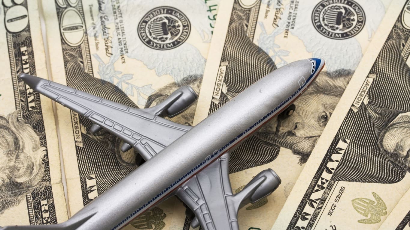 Перевозка денег в самолете